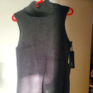 SEARS---GRAY SHORT SLEEVES SWEATER...
